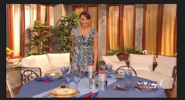 Benedetta Parodi on air on LA7 use the dish of Vietri Ceramic 