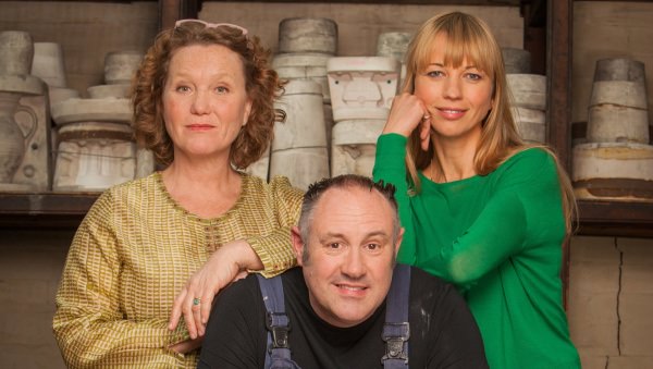 'Ceramicando': il reality in onda su Sky dedicato all'arte della ceramica e alla ricerca del Master Potter Inglese, con Kate Malone e Keith Brymer Jones