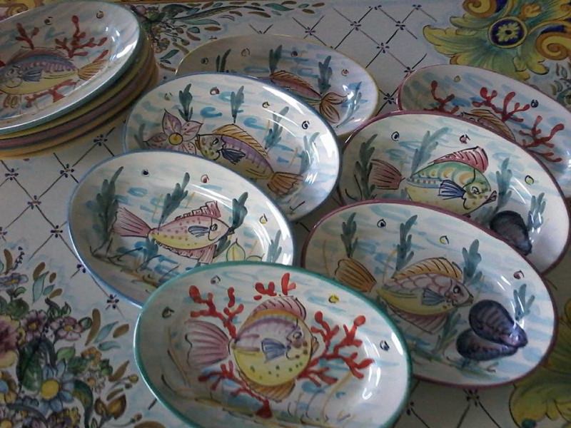 beautiful terrine decorated with sea motifs according to the ancient tradition of Vietri - only on www.ceramicavietrese.it