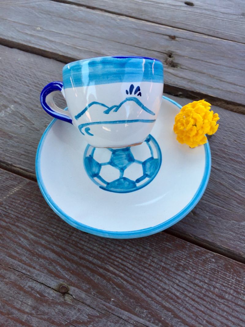 la nostra tazzina da caffè in Ceramica di Vietri dedicata ai Tifosi di Calcio del Napoli.