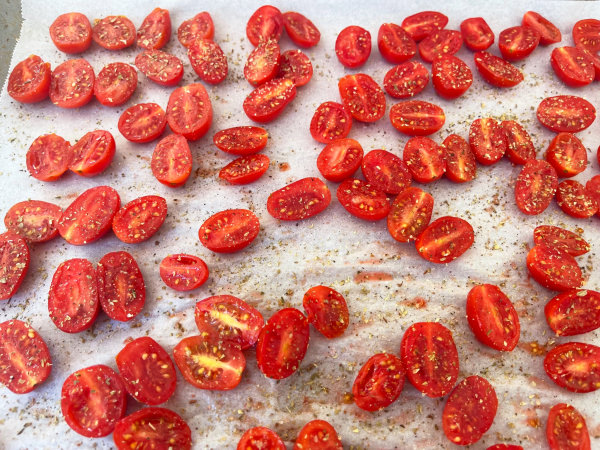 Preparation Of Confit Tomatoes